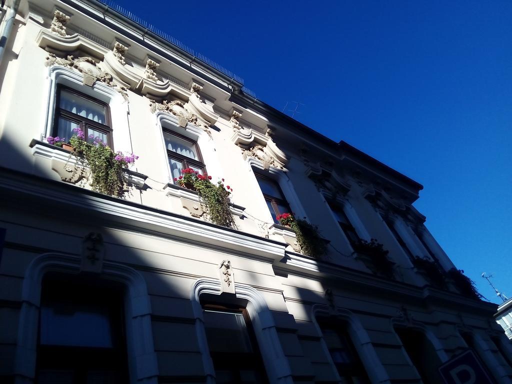 Apartmany - Penzion Smetanka Ceske Budejovice Extérieur photo