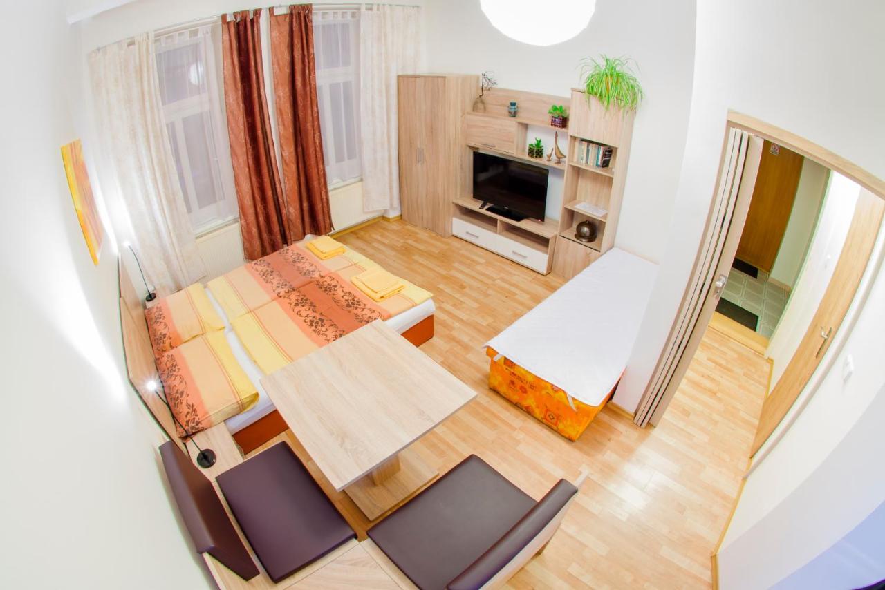 Apartmany - Penzion Smetanka Ceske Budejovice Extérieur photo