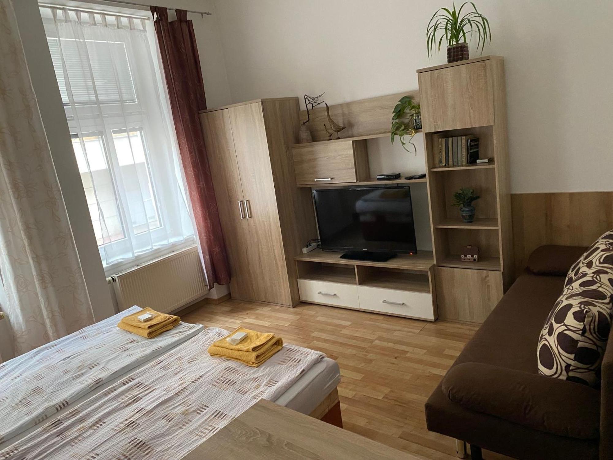 Apartmany - Penzion Smetanka Ceske Budejovice Extérieur photo