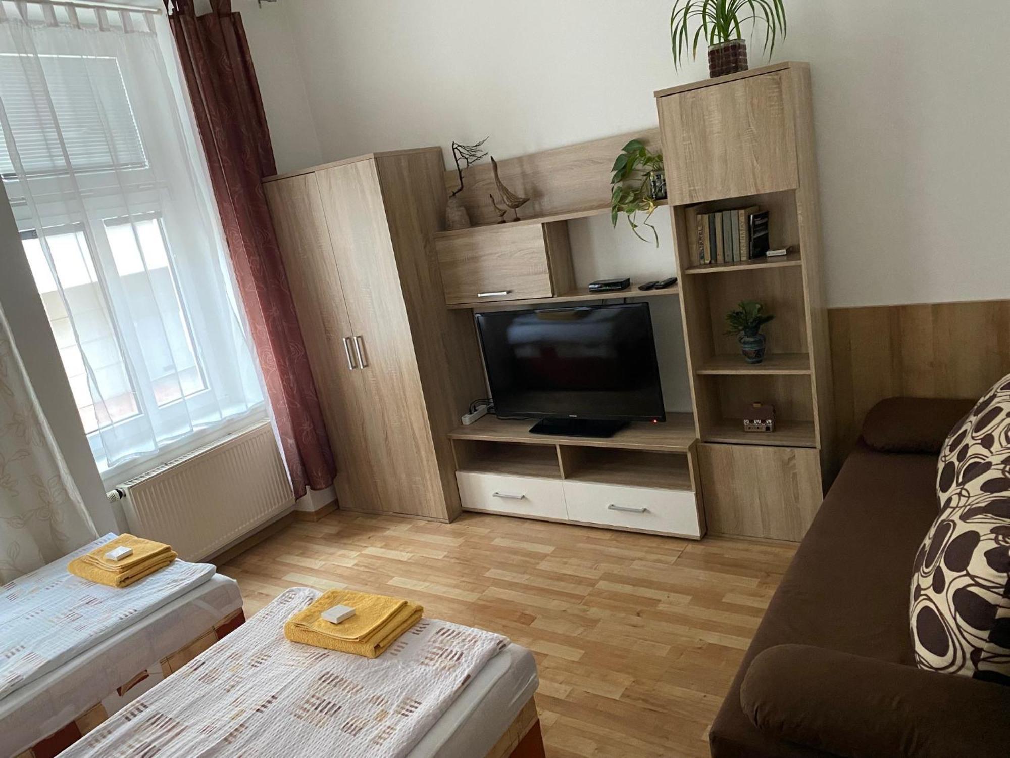 Apartmany - Penzion Smetanka Ceske Budejovice Extérieur photo