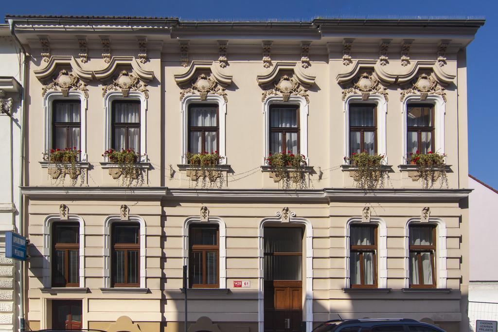 Apartmany - Penzion Smetanka Ceske Budejovice Extérieur photo