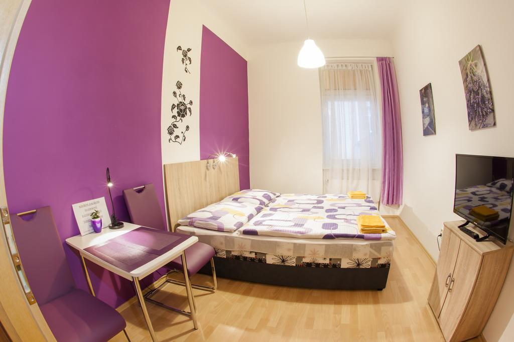 Apartmany - Penzion Smetanka Ceske Budejovice Extérieur photo