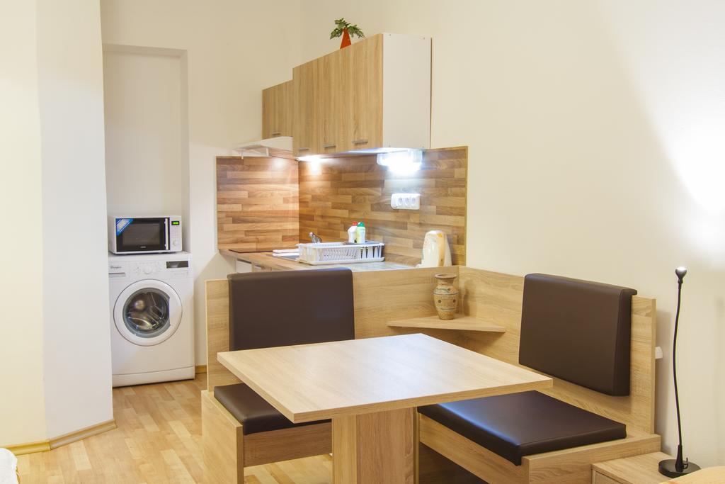 Apartmany - Penzion Smetanka Ceske Budejovice Extérieur photo