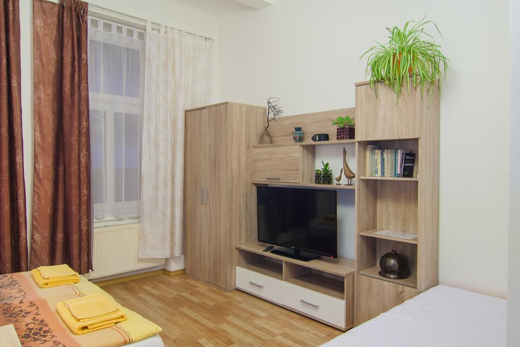 Apartmany - Penzion Smetanka Ceske Budejovice Extérieur photo