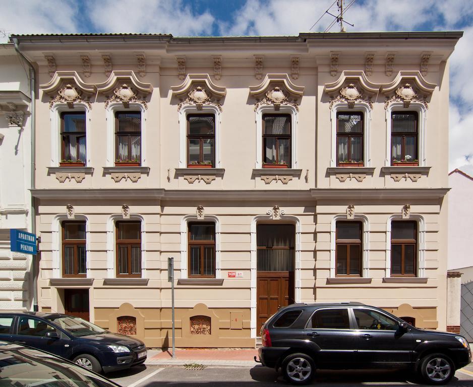 Apartmany - Penzion Smetanka Ceske Budejovice Extérieur photo