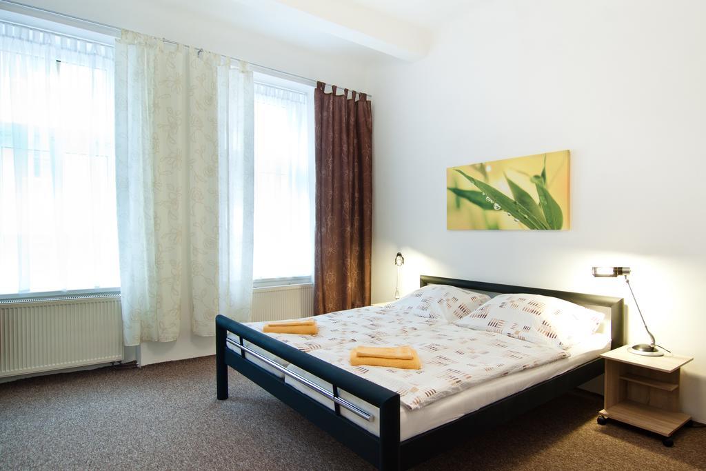 Apartmany - Penzion Smetanka Ceske Budejovice Extérieur photo
