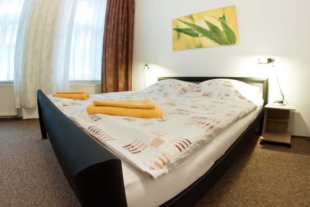 Apartmany - Penzion Smetanka Ceske Budejovice Extérieur photo